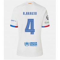 Barcelona Ronald Araujo #4 Bortatröja 2023-24 Korta ärmar